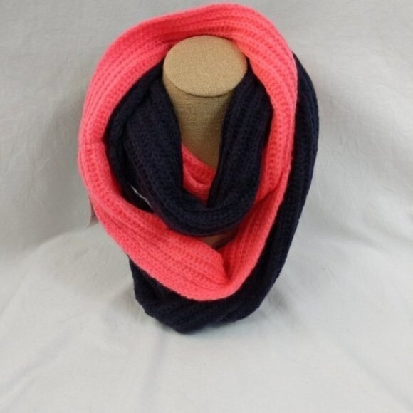 NWT Gap Knit Black & Pink Infinity Loop Scarf - Picture 1 of 5